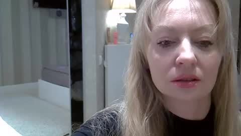 Snapshot of zarinaswift chatting on 02/06/26, 04:39 Zarina Swift online show from 02/06/26, 04:39