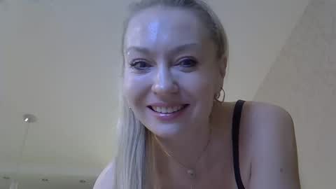 Snapshot of zarinaswift chatting on 02/18/26, 04:52 Zarina Swift online show from 02/18/26, 04:52
