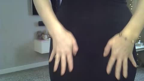 Snapshot of zarinaswift chatting on 03/07/26, 06:21 Zarina Swift online show from 03/07/26, 06:21