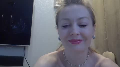 Snapshot of zarinaswift chatting on 04/14/26, 04:51 Zarina Swift online show from 04/14/26, 04:51