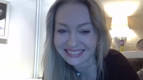 Snapshot of zarinaswift chatting on 04/24/26, 04:48 Zarina Swift online show from 04/24/26, 04:48