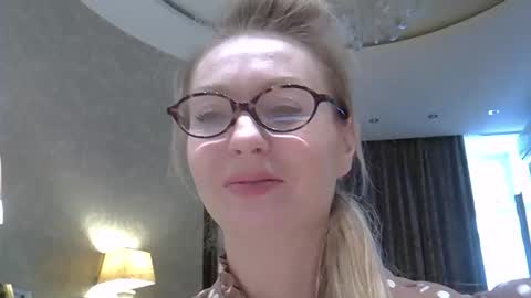 Snapshot of zarinaswift chatting on 05/15/26, 04:41 Zarina Swift online show from 05/15/26, 04:41