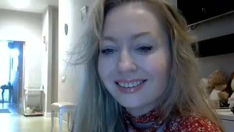 Snapshot of zarinaswift chatting on 05/30/26, 06:43 Zarina Swift online show from 05/30/26, 06:43