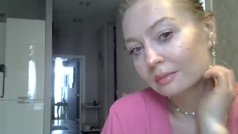 Snapshot of zarinaswift chatting on 06/02/26, 06:59 Zarina Swift online show from 06/02/26, 06:59