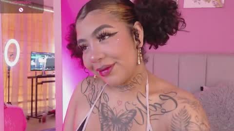 zaya_1 online show from 10/23/25, 12:04