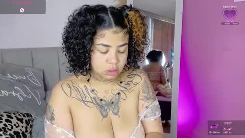 zaya_1 online show from 11/11/25, 11:43