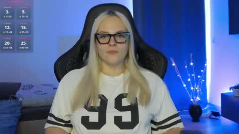 Snapshot of zayaizback chatting on 04/26/26, 03:32 Zaya Izback - online show from 04/26/26, 03:32