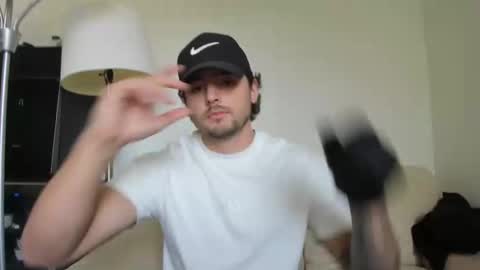 Snapshot of zaylanez chatting on 01/06/25, 07:24 Zay lanez online show from 01/06/25, 07:24