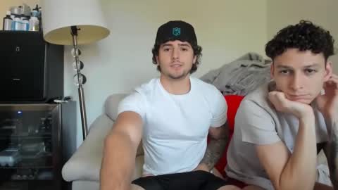 Snapshot of zaylanez chatting on 02/12/25, 10:48 Zay lanez online show from 02/12/25, 10:48