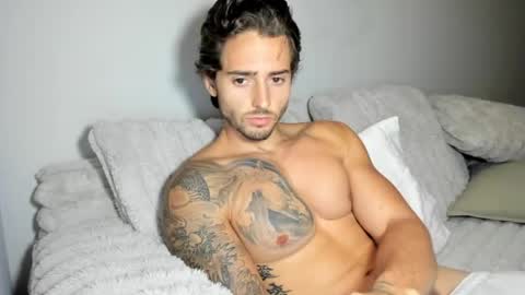Snapshot of zaylanez chatting on 05/13/26, 04:43 Zay lanez online show from 05/13/26, 04:43