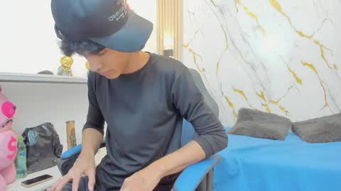 Snapshot of zayn_fox32 chatting on 03/28/26, 07:13 Zayn online show from 03/28/26, 07:13