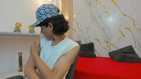 Snapshot of zayn_fox32 chatting on 04/01/26, 07:33 Zayn online show from 04/01/26, 07:33