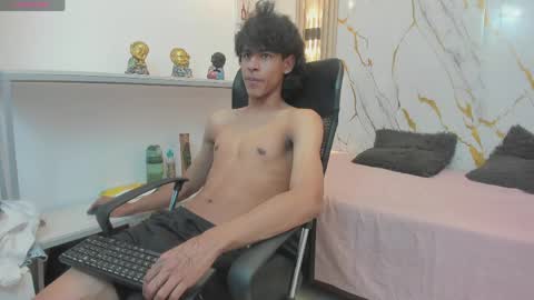 Snapshot of zayn_fox32 chatting on 05/09/26, 07:19 Zayn online show from 05/09/26, 07:19