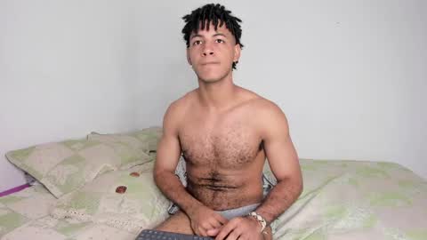 Snapshot of zayn_moreno chatting on 04/25/26, 09:45 zayn 3 online show from 04/25/26, 09:45