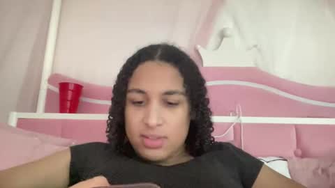 ZAZA ZARIAA online show from 05/27/26, 08:50