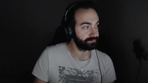 Snapshot of zazou3113 chatting on 12/29/24, 12:30 Grizzly Bear online show from 12/29/24, 12:30