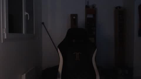 Snapshot of zazou3113 chatting on 01/02/25, 06:34 Grizzly Bear online show from 01/02/25, 06:34