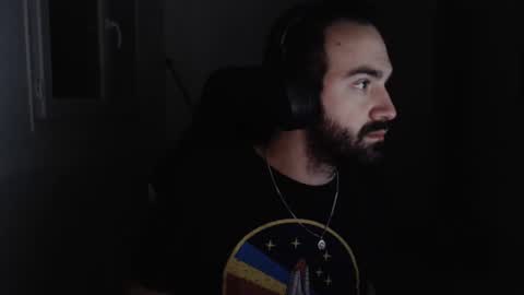 Snapshot of zazou3113 chatting on 01/16/25, 10:02 Grizzly Bear online show from 01/16/25, 10:02