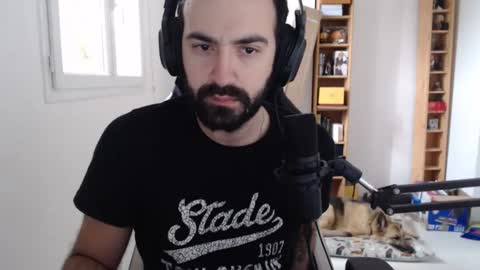 Snapshot of zazou3113 chatting on 01/31/25, 12:07 Grizzly Bear online show from 01/31/25, 12:07