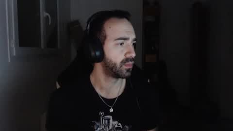 Snapshot of zazou3113 chatting on 02/20/25, 05:44 Grizzly Bear online show from 02/20/25, 05:44