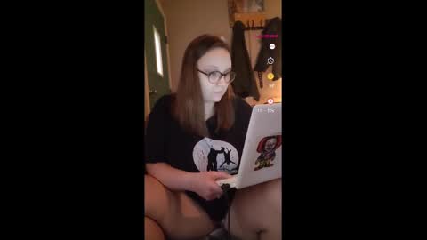 Snapshot of ze_turtle_master chatting on 12/18/24, 10:24 ze_turtle_master online show from 12/18/24, 10:24