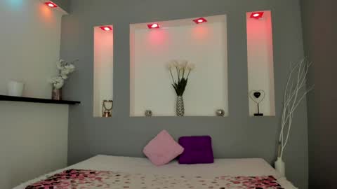 Karolyne online show from 12/26/24, 11:21