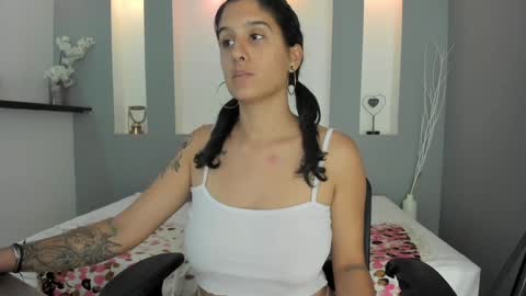 Karolyne online show from 01/18/25, 02:33