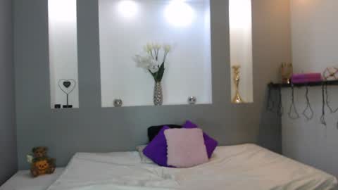 Snapshot of zean_lee chatting on 03/24/26, 11:37 Karolyne online show from 03/24/26, 11:37