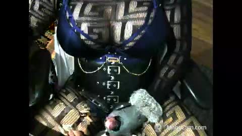 Snapshot of zeca3 chatting on 11/11/25, 10:21 Ana online show from 11/11/25, 10:21