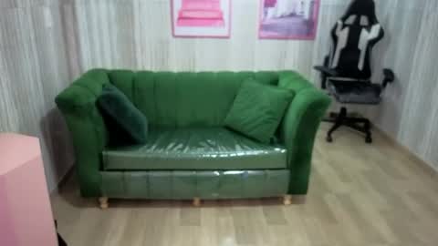 Snapshot of zedin02_a chatting on 04/15/26, 09:16 Zedin online show from 04/15/26, 09:16