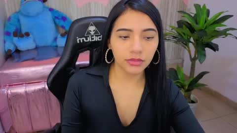 Snapshot of zedin02_a chatting on 04/28/26, 12:54 Zedin online show from 04/28/26, 12:54