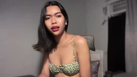 Snapshot of zeethefucker69 chatting on 11/22/25, 05:01 Zo online show from 11/22/25, 05:01