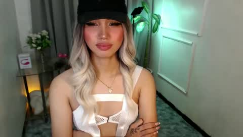 zelainalovetocum online show from 02/17/25, 09:41