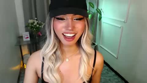 zelainalovetocum online show from 02/22/25, 10:52