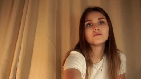 Snapshot of zeldaes chatting on 09/20/25, 12:55 Emilia online show from 09/20/25, 12:55