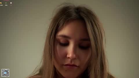 Emilia online show from 10/03/25, 01:13