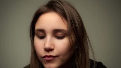 Emilia online show from 10/05/25, 01:04