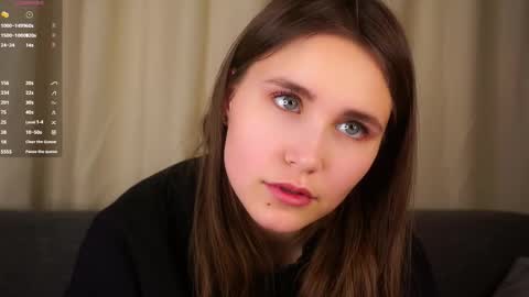 Snapshot of zeldaes chatting on 11/26/25, 12:22 Emilia online show from 11/26/25, 12:22