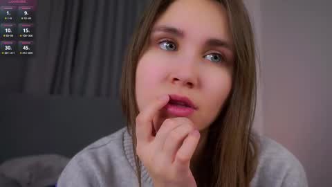 Snapshot of zeldaes chatting on 01/06/26, 01:20 Emilia online show from 01/06/26, 01:20