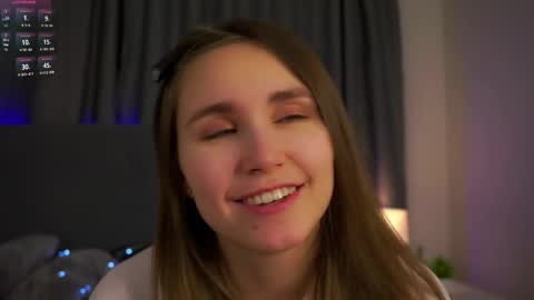 Snapshot of zeldaes chatting on 01/17/26, 01:32 Emilia online show from 01/17/26, 01:32