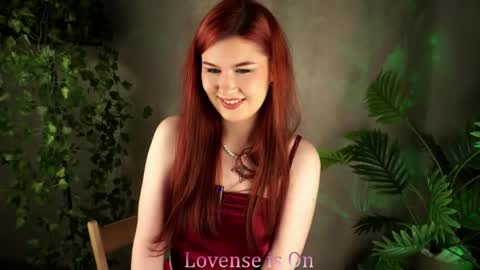 Snapshot of zeldaes chatting on 04/27/26, 01:53 Emilia online show from 04/27/26, 01:53