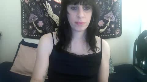 Snapshot of zeldasroom chatting on 01/19/25, 07:58 Zelda online show from 01/19/25, 07:58