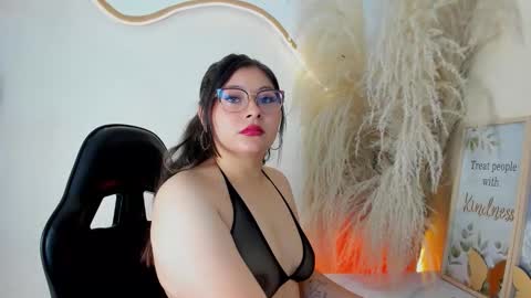Snapshot of zelenejones chatting on 10/20/25, 11:21 Zelene   online show from 10/20/25, 11:21
