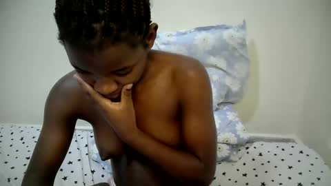 zellah online show from 04/16/26, 09:39