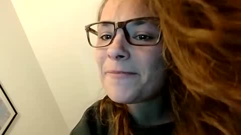 Snapshot of zellelajay2009 chatting on 02/12/25, 06:19 KENDAL Kaylee online show from 02/12/25, 06:19