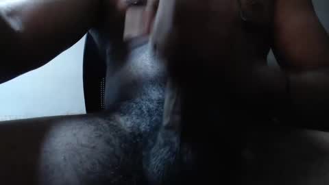 Snapshot of zelvaria chatting on 10/25/25, 02:02 zelvaria online show from 10/25/25, 02:02