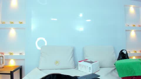 Snapshot of zenda_evans chatting on 02/06/25, 03:37 Zenda Evans online show from 02/06/25, 03:37