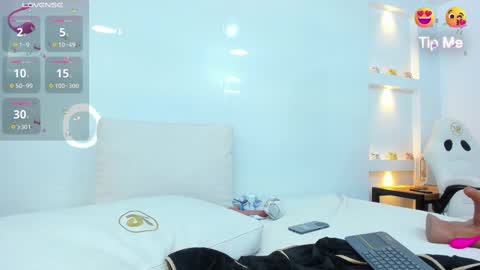 Snapshot of zenda_evans chatting on 02/20/25, 09:44 Zenda Evans online show from 02/20/25, 09:44