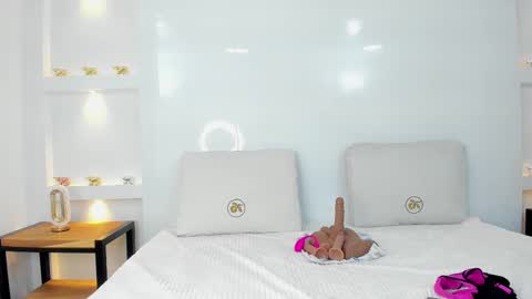 Snapshot of zenda_evans chatting on 02/26/25, 04:14 Zenda Evans online show from 02/26/25, 04:14