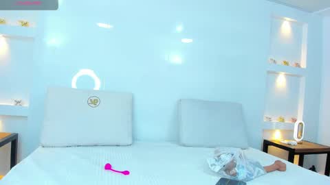 Snapshot of zenda_evans chatting on 03/06/25, 03:46 Zenda Evans online show from 03/06/25, 03:46